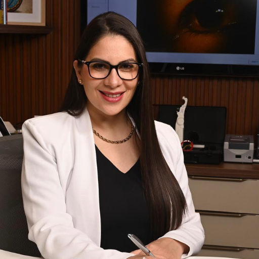 Dra. Dolly Paola Soliz Saucedo - Médico Oftalmólogo en Santa Cruz